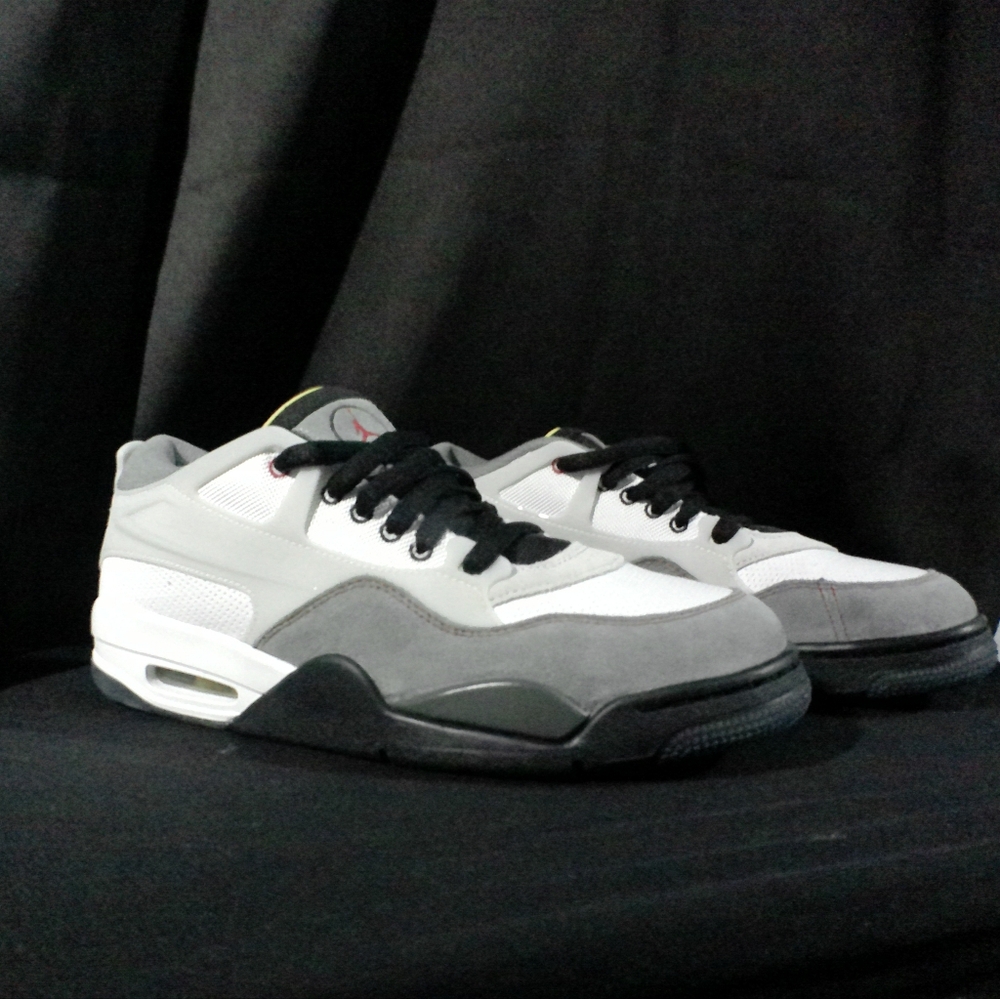 Jordan Retro PM 4s 9.5 Mens